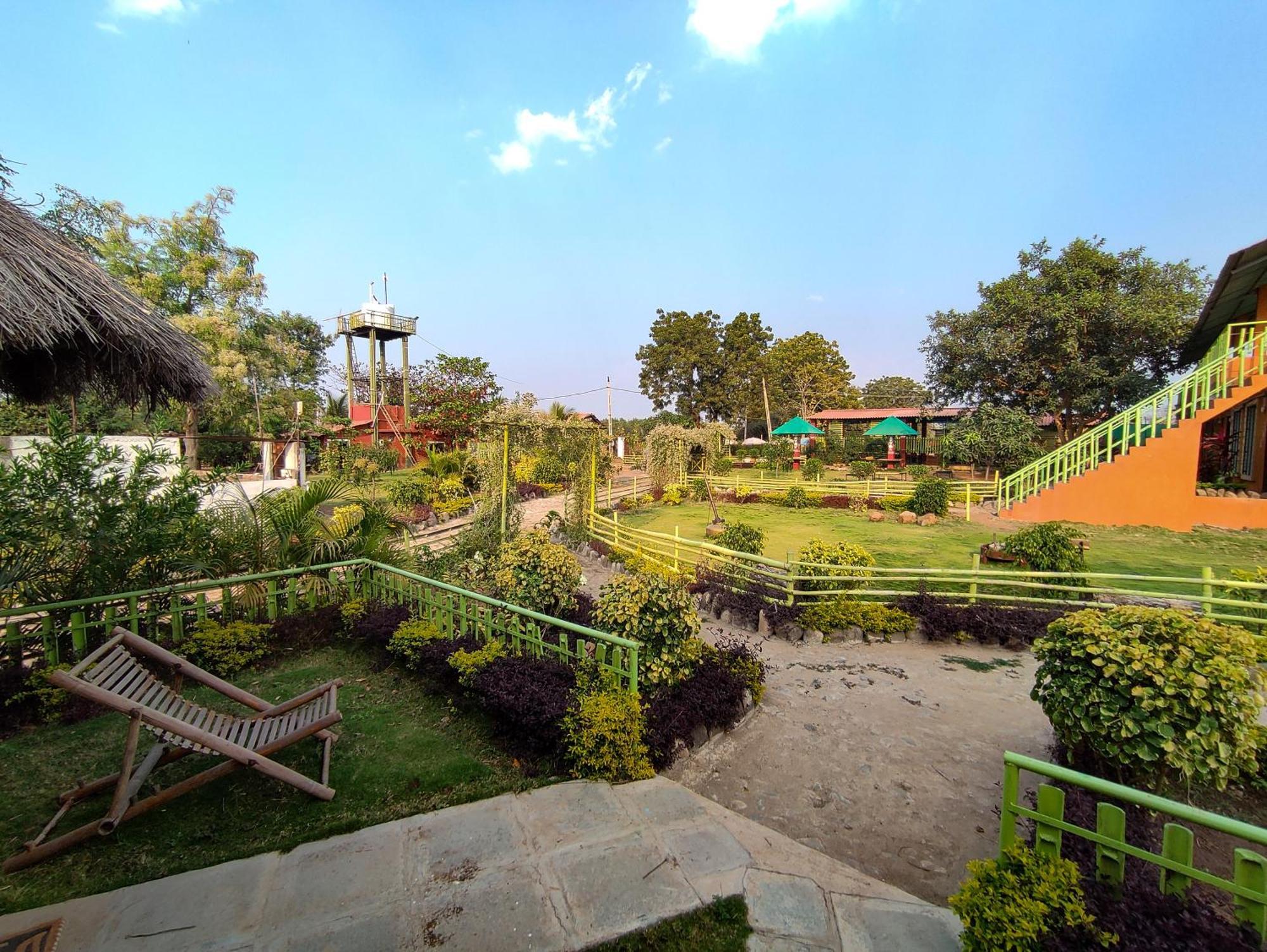 Van Vagdo Resort Rajpipla Dış mekan fotoğraf